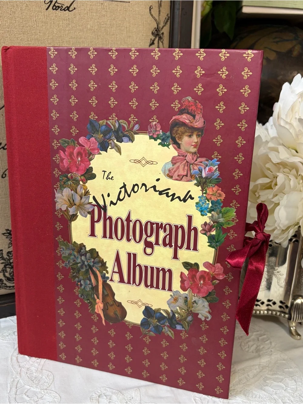 Victorian Photograph Album Robert Frederick Itd. Montague House 1995